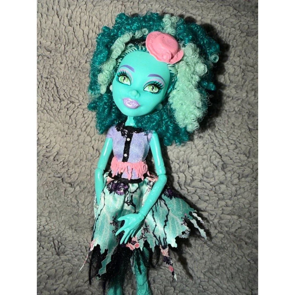 Monster High Frights, Camera, Action! Honey Swamp doll
